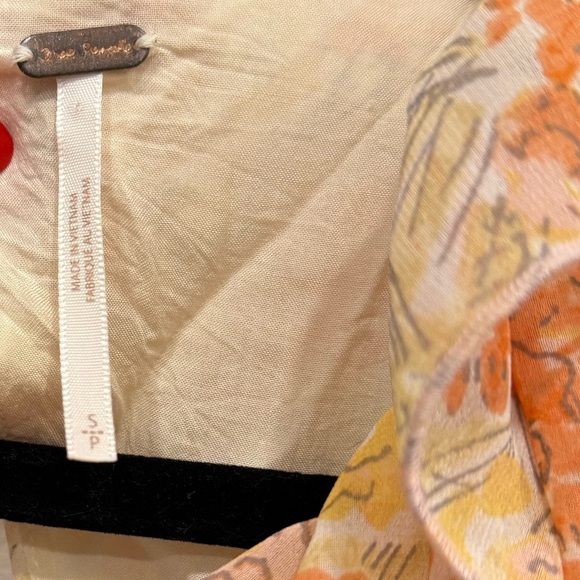 SOLD - Free People Long Sleeve Floral Blouse - Picture 5 of 5